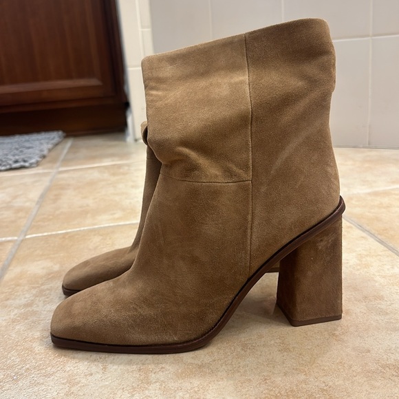 Vince Camuto - Dantania Boot - Picture 6 of 11